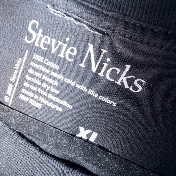Black Stevie Nicks Short Sleeve Graphic T-Shirt NWOT - Picture 3 of 4